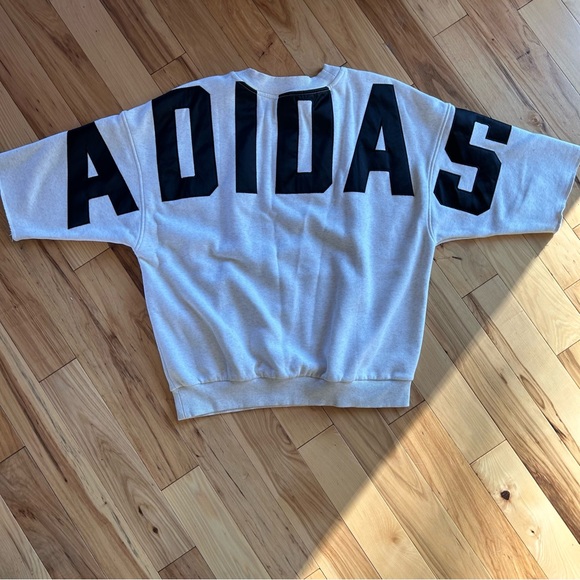 ⭐️Vaca Soon Sale⭐️ Adidas Sweatshirt T - Picture 3 of 6